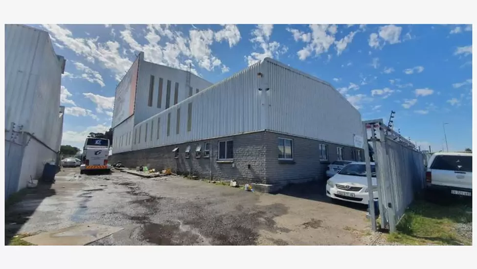 655m² Industrial To Let in Airport Industria at R80.00 per m²