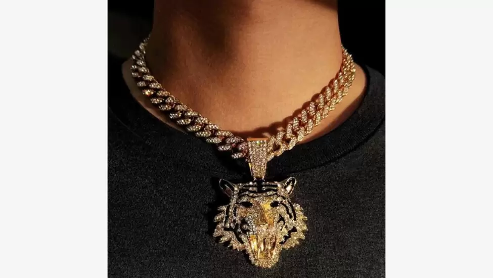 R300 Extremely Luxurious Excellent Quality Hip Hop Iced Out Pendant.
